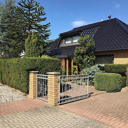 Neue Reihe 83a Fewo 1 * Kuehlungsborn